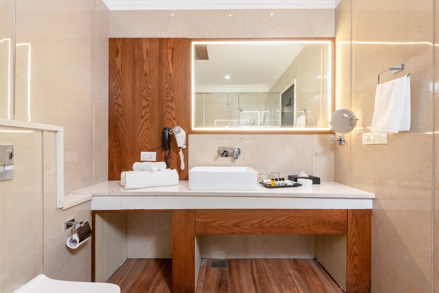 Quality Inn By Lawrence Hotels Dharamshala Extérieur photo