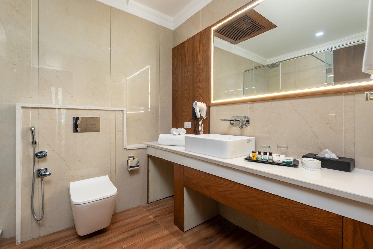 Quality Inn By Lawrence Hotels Dharamshala Extérieur photo